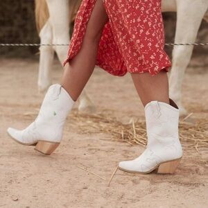 Below wholesale! Vegan Leather Cowgirl Boots